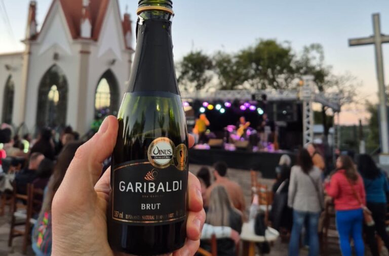 Cooperativa Vinícola Garibaldi marca presença no Festival do Espumante e do Moscatel